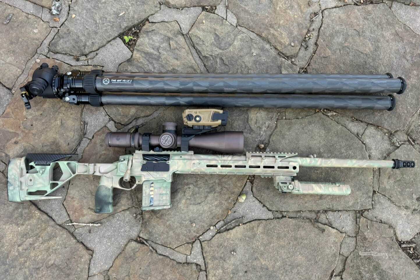 QDT V2 LS Inverted tripod collapsed for heavy rifles