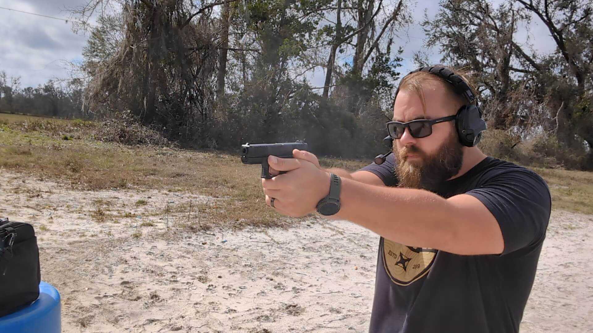 Shooting the Glock 19 Gen 3 at the range