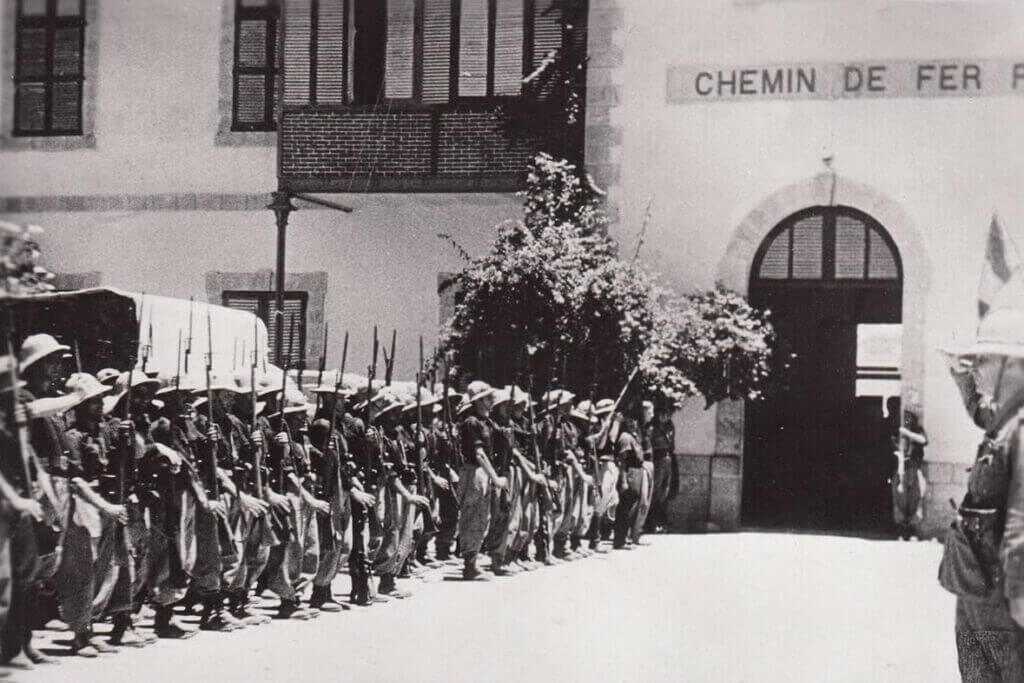 italian troops. 