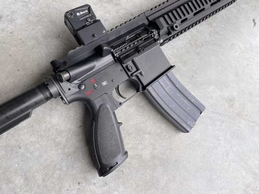 Right-side profile of completed HK416 clone with STS lower and BRN-4 upper after 250 rounds