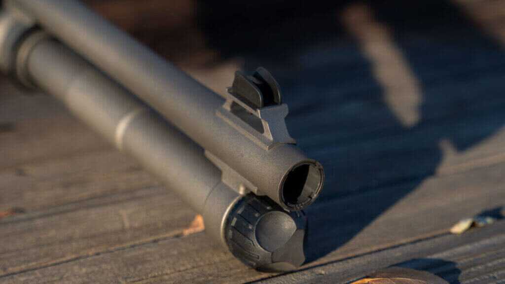 Benelli M4 EXT uses removable chokes