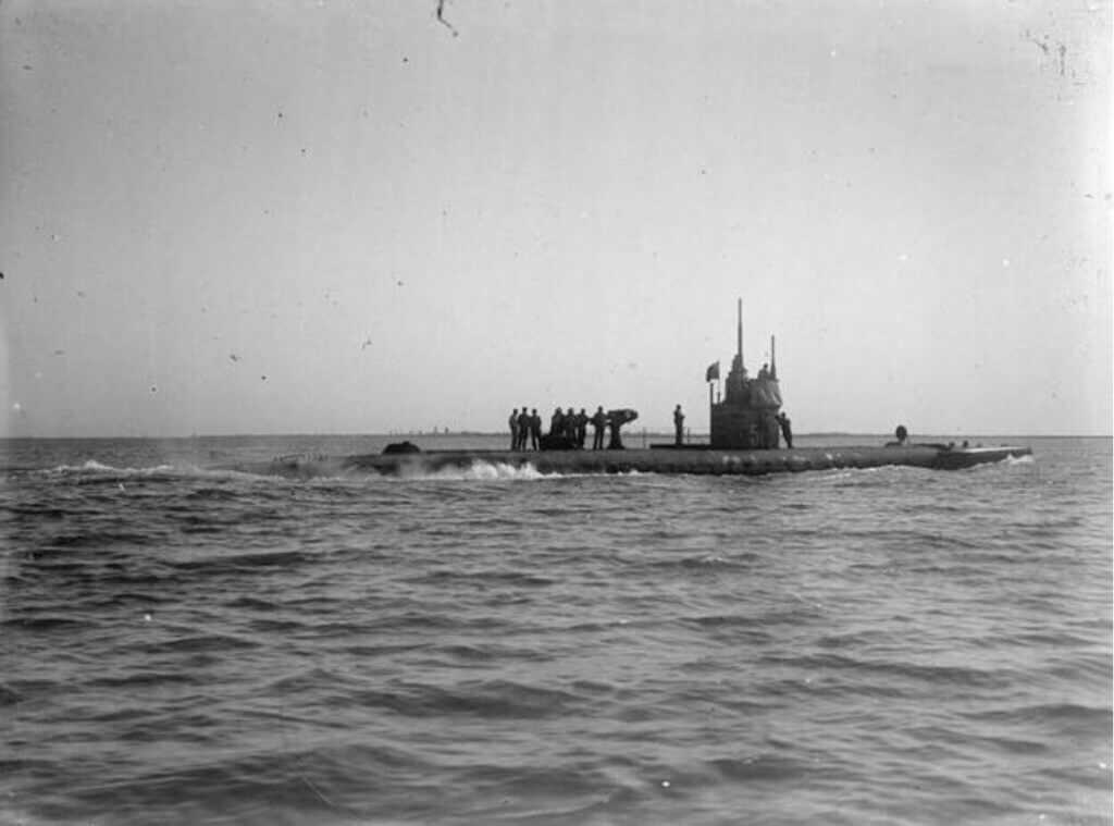 Italian submarine F-43 at Muggiano shipyards near La Spezia, 1914, archival photo