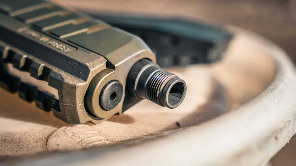 SAR9 SOCOM barrel showing 1/2x28 threads