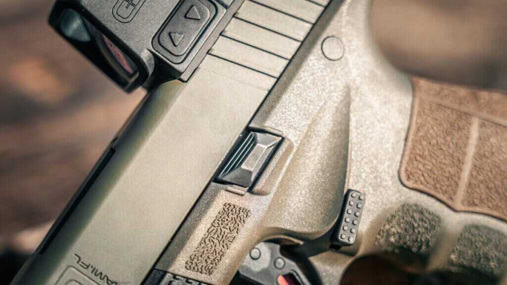Rectangular magazine release on SAR9 SOCOM