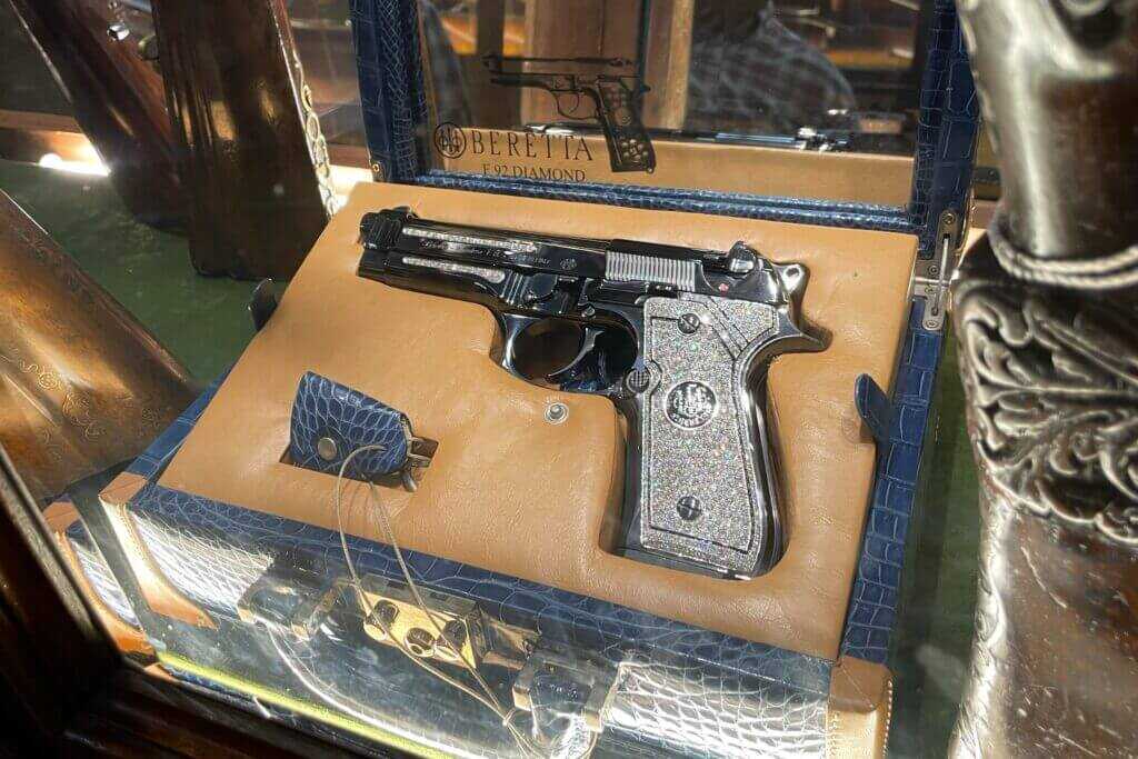 Beretta 92 style pistol covered in 1193 diamonds totaling 90 carats exhibition piece