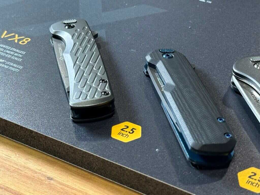 Closeup of the knife handles on the VX7 and VX8.