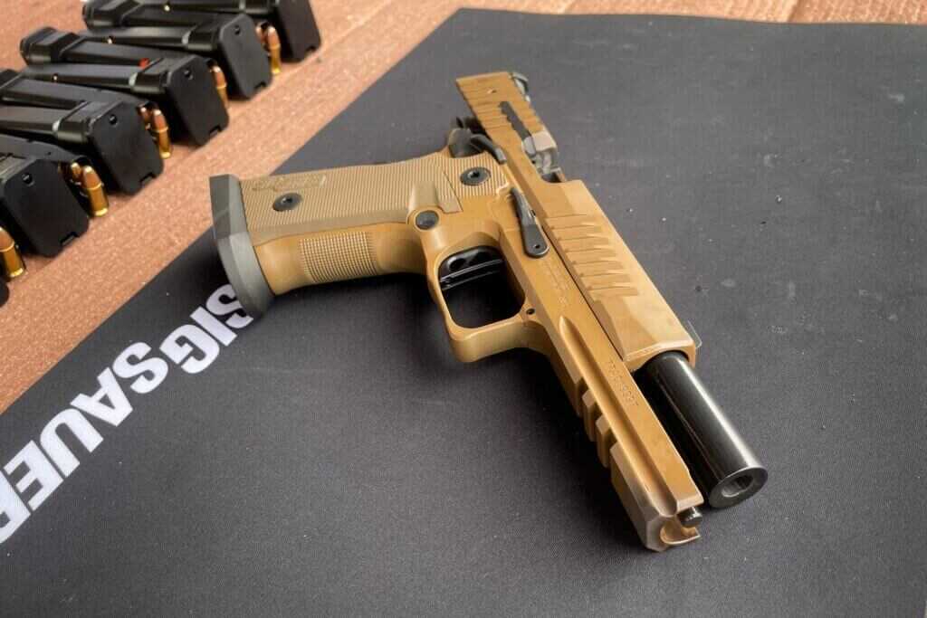 The coyote coating blends well across the steel and aluminum components.