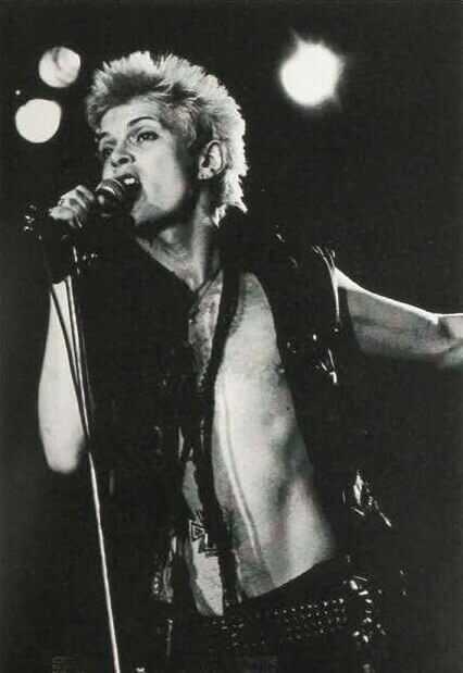Billy Idol platinum punk stage look before his Thailand meltdown