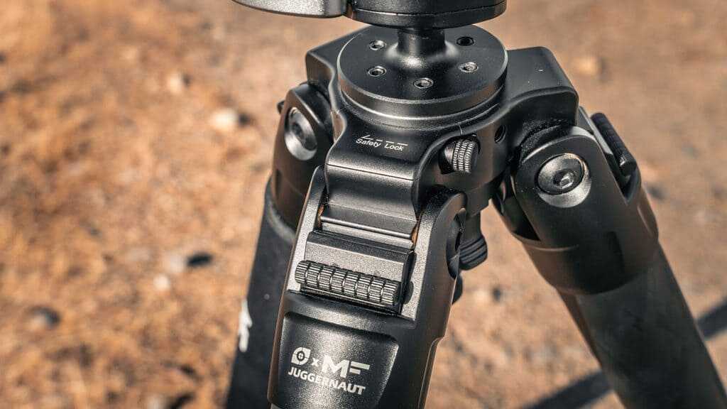 Leofoto Juggernaut shooting tripod apex and adjustable leg angle mechanism supporting 24, 55 and 85 degree positions
