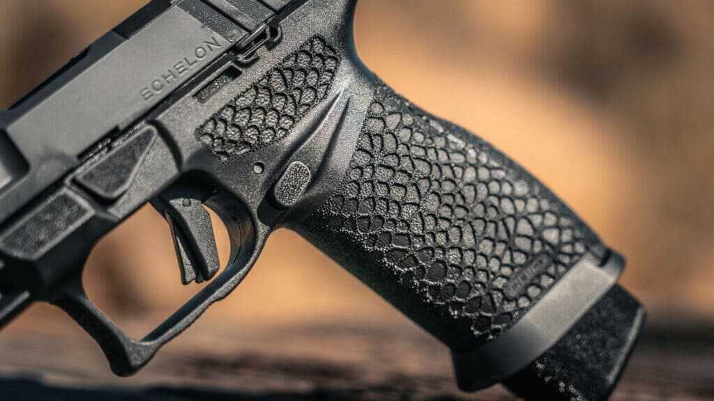 Springfield Echelon Pro 4.5F Comp ambidextrous magazine release and slide stop controls for left- and right-handed shooters