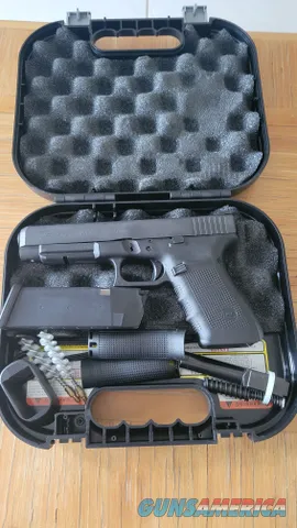 Glock 41 Gen4 .45 ACP with case and extr...