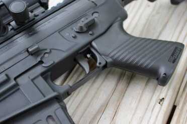 The safety and bolt release are easy to access for right-handed shooters. Lefties may find the bolt release and charging handle harder to get to