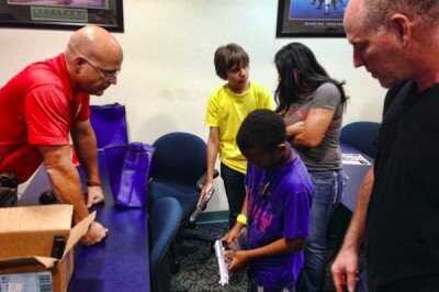 Florida Sheriffs teach children gun safety, Everytown reacts Using replica firearms, the deputy trainer shows children how to safely hold a firearm. (Photo: Sun-Sentinel)