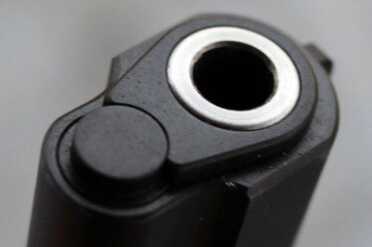The barrel lug fits perfectly and can be turned by hand.