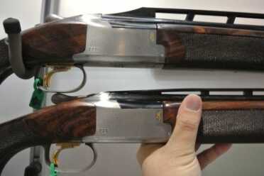 Browning 28 and 410 Citori 725--SHOT Show 2015 The 28 gauge (bottom) next to a full sized. The receivers are a bit smaller.