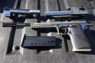 Disassembly is easy, and the DE is easy to service and clean. 