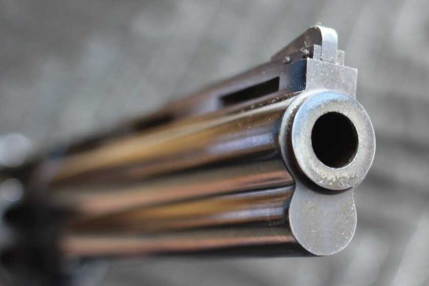 Six-inch Royal Blue Colt Python barrel and full-length underlug