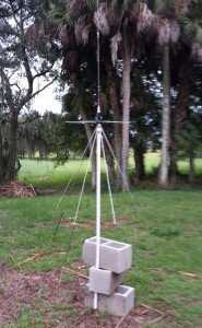 Prepping 101: TEN BUCKS - Worldwide All Band Radio Scanner This is the Discone antenna that I bought for about $50 on Ebay. Even at this height it showed a notable difference in all of the VHF and UHF frequencies above both the included whip and my "multi-band" wire antennas. Up high, using a mast system, it's going to rock.