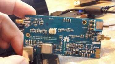 Prepping 101: TEN BUCKS - Worldwide All Band Radio Scanner From what I can tel, Ham it Up, from NooElec, was the original "Up Converter." The job of the device is to bump the received frequencies up to a level that the tuner chip can handle.