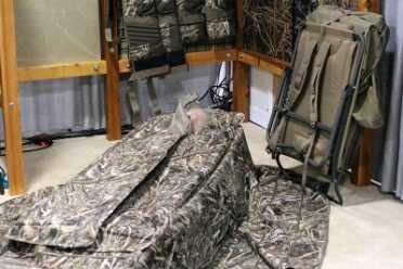 Pop-Up and Knock Down Ducks--Delta Waterfowl from Alps Outdoorz--SHOT Show 2016 The blind at SHOT Show was not staked down.