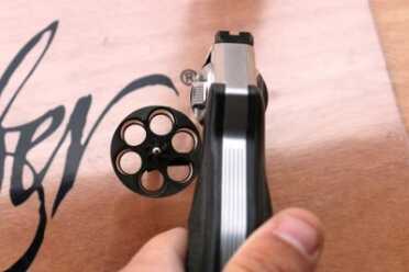 A Revolver from Kimber? SHOT SHOW 2016 6 shots.