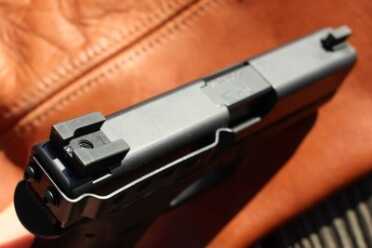 Techna Clip--Deep Concealmeant Here you can see the extra width added to the G42.
