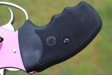 Mother's Day is Coming--Chic Lady for your Mom? The rubber grip, even when wet, was easy to hold. This is a big grip. Smaller ones are available.