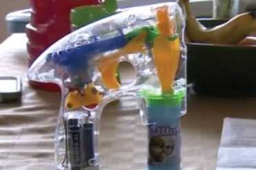 Five-Year-Old Suspended from School for Plastic, Princess Bubble Gun The offending plastic toy. (Photo: NY Daily News)