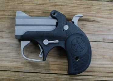 21st Century Derringer! Bond Arms Back Up .45 ACP & 9mm Defender—Full Review The primary controls of the Backup are a crossbolt safety located just forward of the hammer and the barrel release lever behind the trigger.