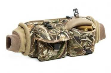 Deer Camp: Keeping Warm When Temperatures Turn Cold The Rig ‘Em Right Neoprene Hand Warmer Gear Belt is a great option for cold weather.