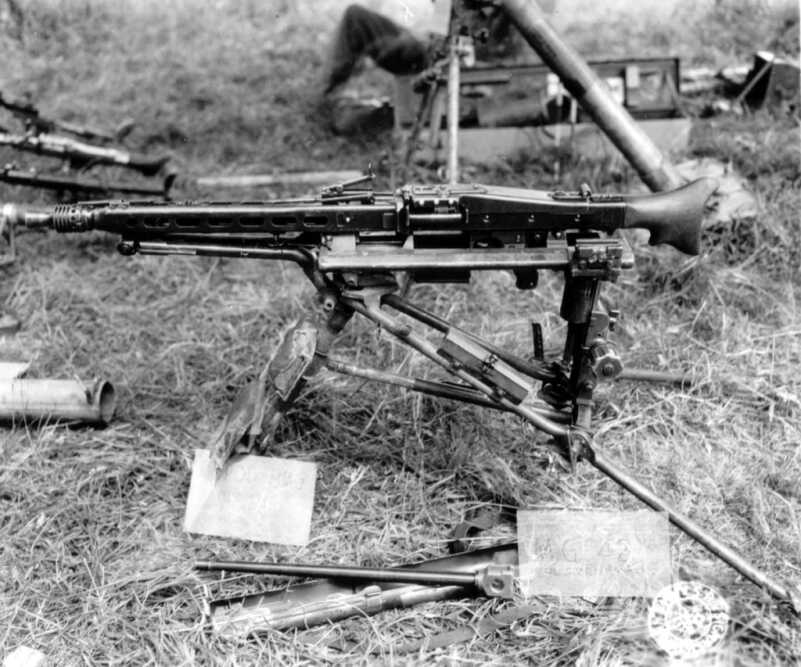 Czech vz52 Pistol - The Sort-Of MP5 Roller-Locked Handgun