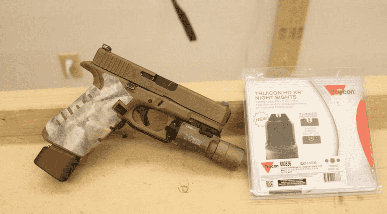 Clay: 5 Reasons to Carry the Glock 19 Clay: 5 Reasons to Carry the Glock 19