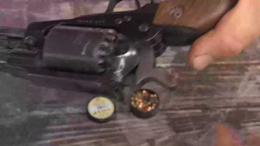 How to SHOOT Black Powder Pistols for the First Time How to SHOOT Black Powder Pistols for the First Time