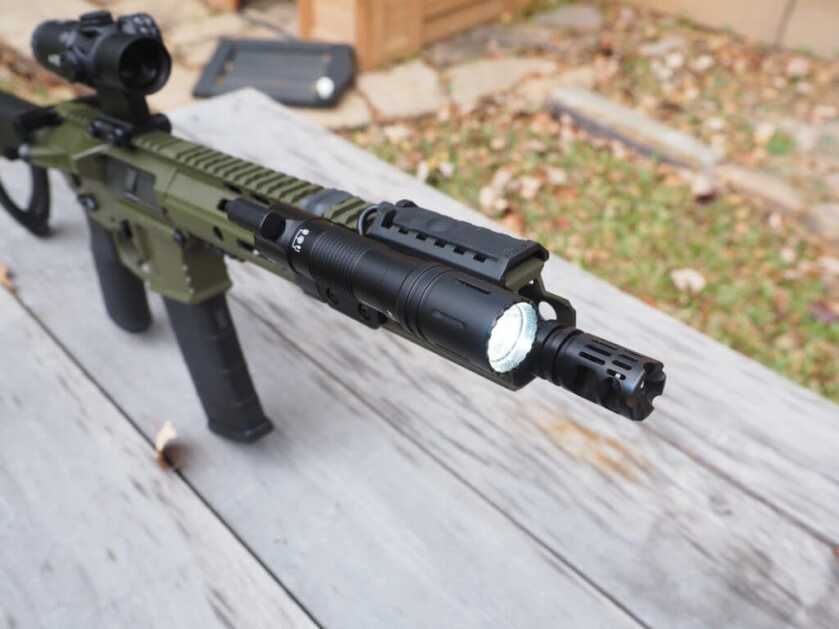 New Defender P15 Weapon Light from AceBeam New Defender P15 Weapon Light from AceBeam