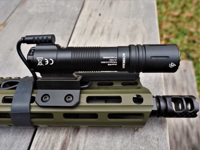 New Defender P15 Weapon Light from AceBeam New Defender P15 Weapon Light from AceBeam