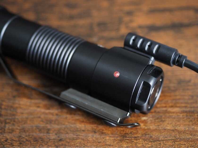 New Defender P15 Weapon Light from AceBeam New Defender P15 Weapon Light from AceBeam