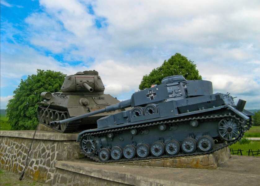Oberscharführer Franz Staudegger and the Origins of the Tiger Legend Oberscharführer Franz Staudegger and the Origins of the Tiger Legend