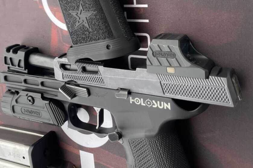 Holosun's New Optics: Red Dots & Thermal/NV Hybrid Sights -- SHOT Show 2023 Holosun's New Optics: Red Dots & Thermal/NV Hybrid Sights -- SHOT Show 2023