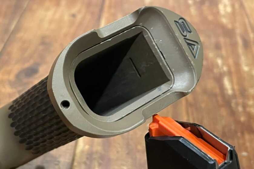 Review: 1911 That Takes Glock Mags?! Meet the Stealth Arms Platypus Stealth Arms Platypus additional magwell