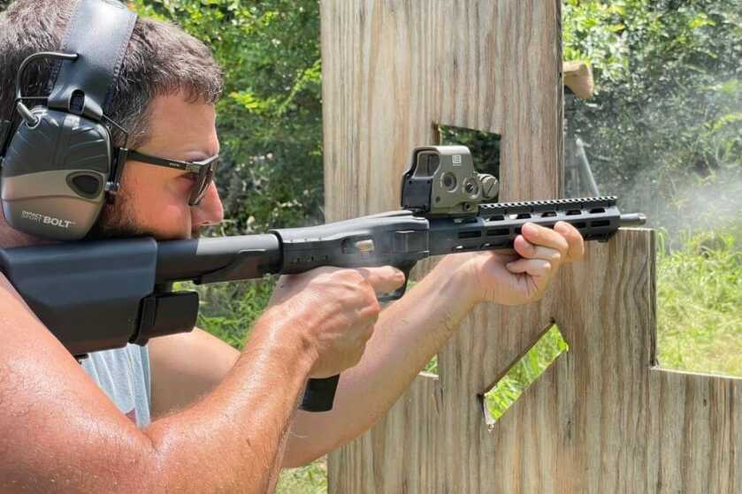 Folding 9mm Carbine! Smith & Wesson M&P FPC Reviewed Shooting the FPC in and around a VTAC board
