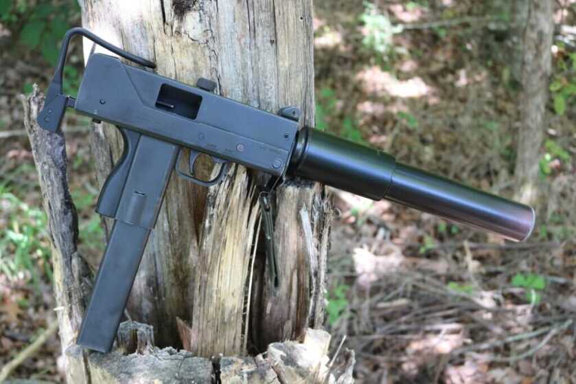 3-Will-The MAC-10 at Work and Play: The Gory Demise of Barry Seal 3-Will-The MAC-10 at Work and Play: The Gory Demise of Barry Seal