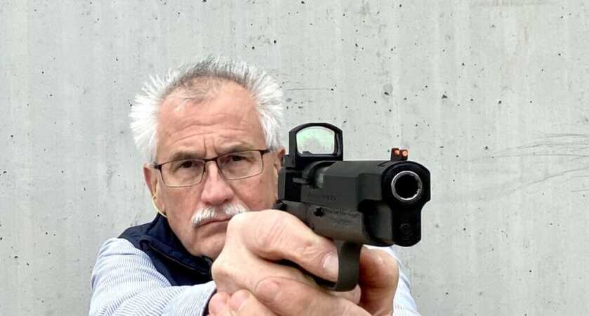 2 - A Solid Micro Reflex, Reasonably Priced: The Samaritan &nbsp;&nbsp;