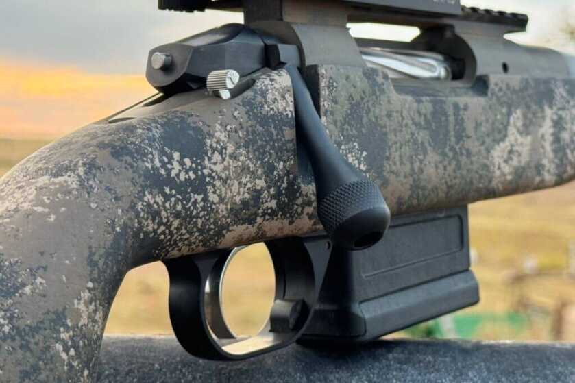 Knurled bolt knob