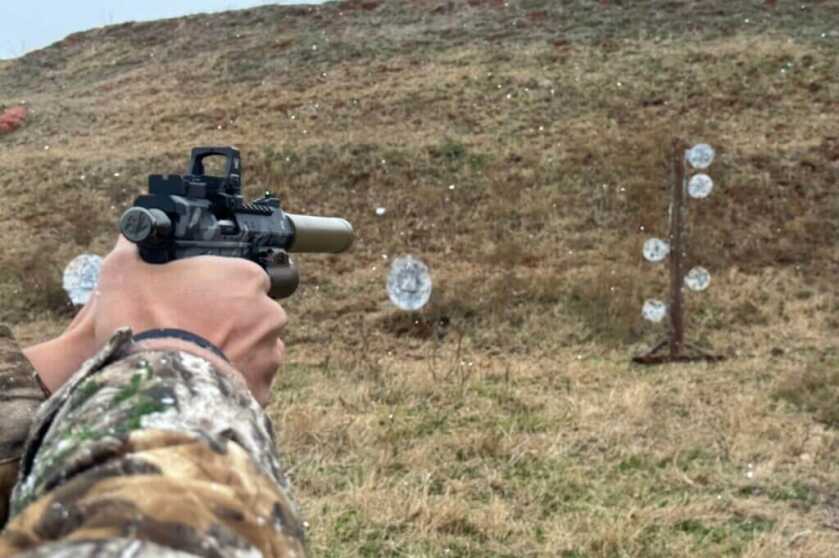 Shooting steel with the Black Mamba in the snow