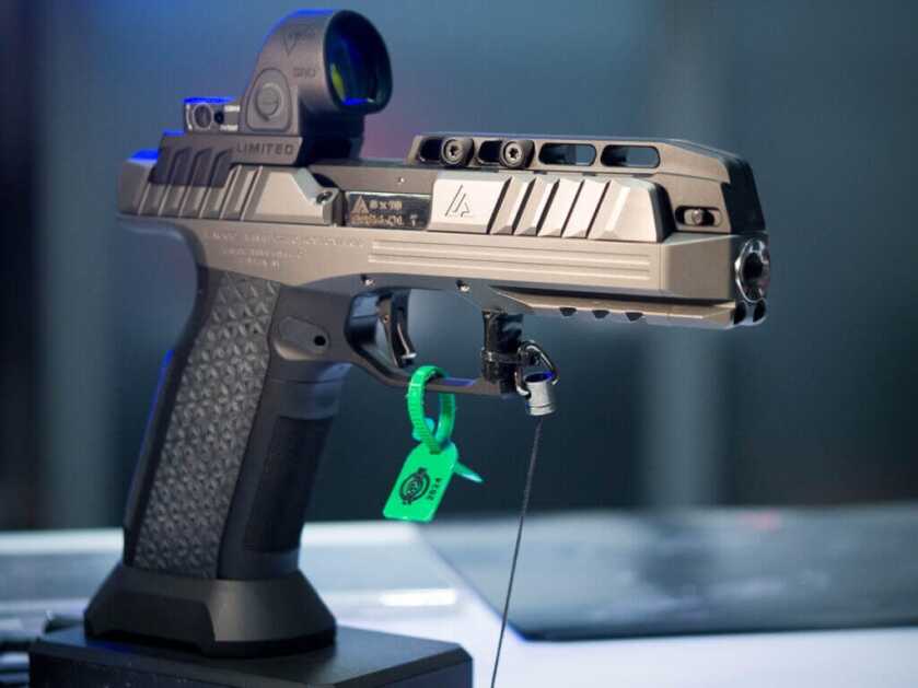 Full view of the gun, it is pointing right.