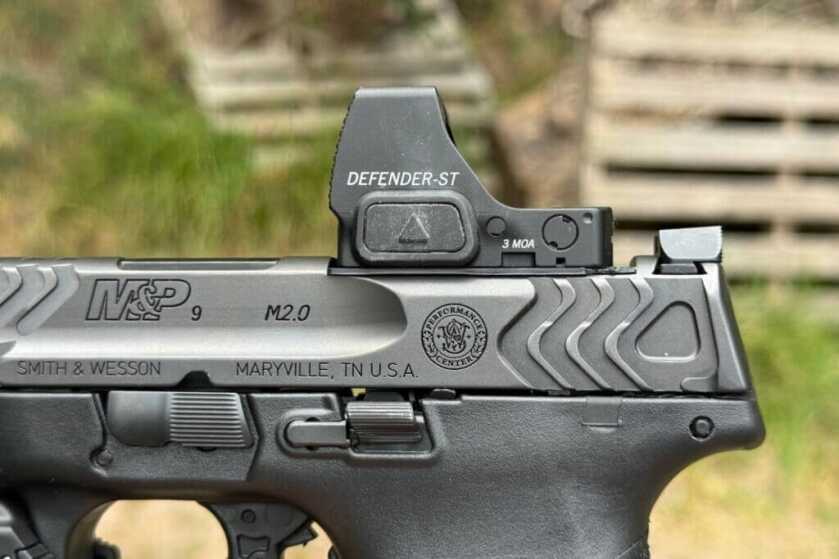 Vortex Defender-ST red dot installed to M2.0 Carry Comp pistol
