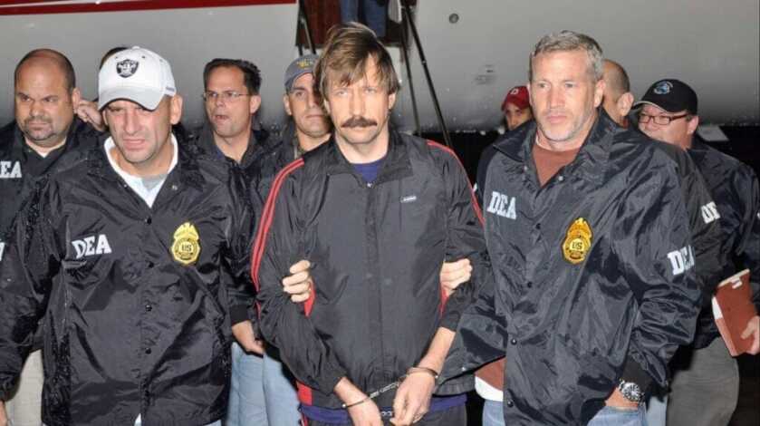Viktor Bout being arrested by the DEA