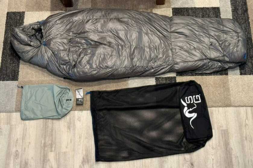 The Chilkoot comes with a stuff sack and long-term storage sack