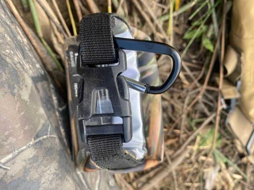 the clip on the bag
