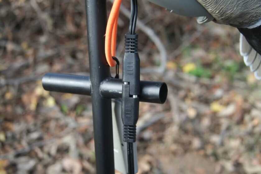 Lucky Duck XHDi heavy-duty two-pole connector between battery box and decoy
